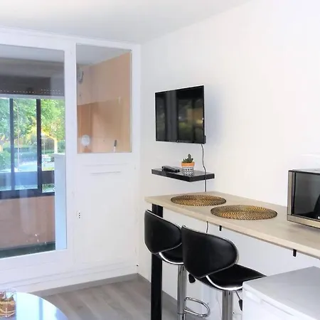 Frejus 5 Min Centre Studio Piscine Clim Tennis Pk 아파트 *